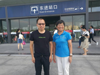 与象棋大师高华合影